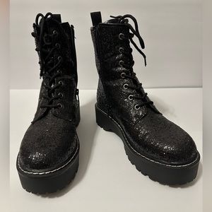 Wild Pair Womens Rizo 2 Glitter Lug Sole Combat & Lace-up Boots.Size Woman 8